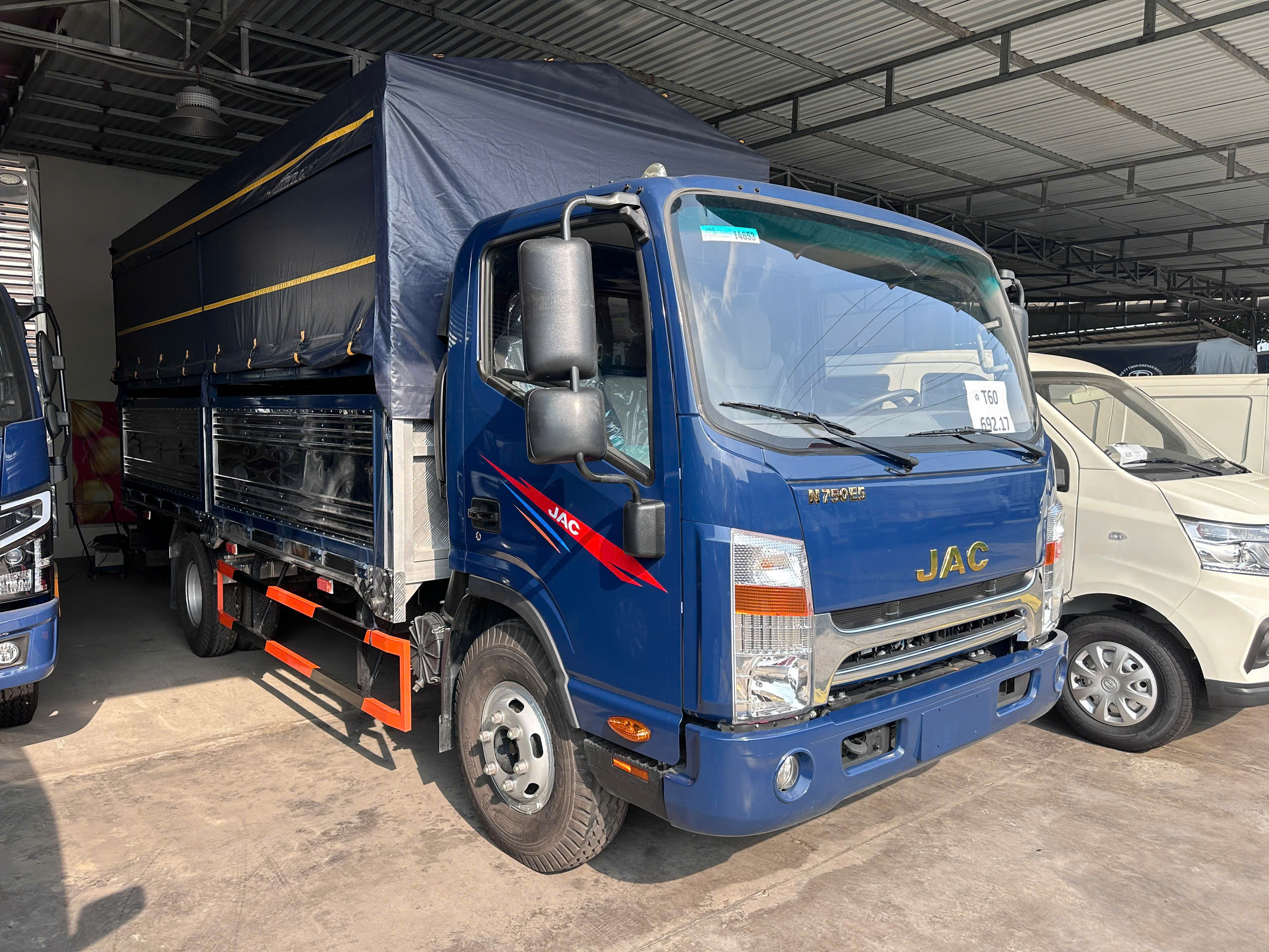 JAC N750 E5 THÙNG BẠT