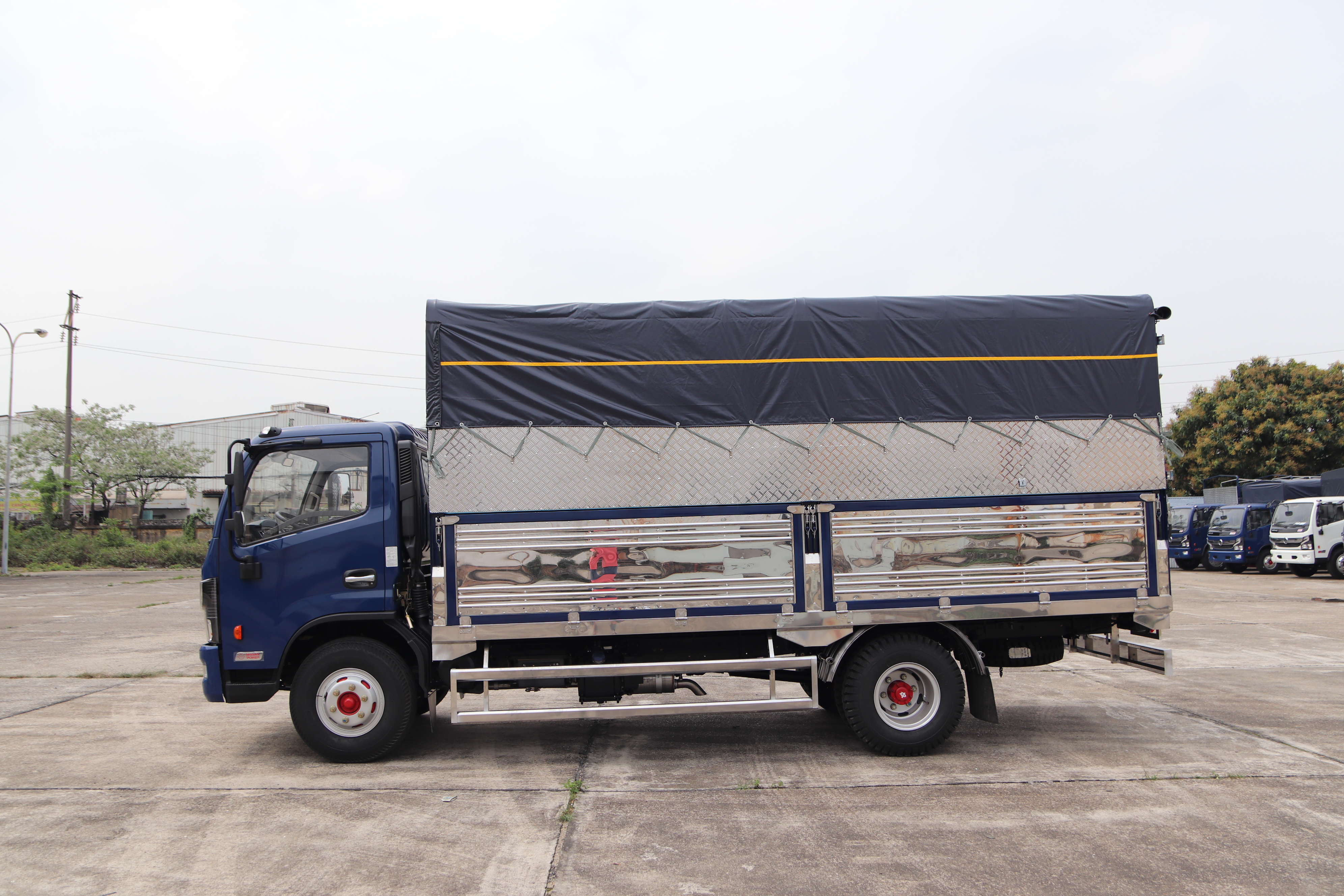 Đồng Vàng NS700 Thùng Inox