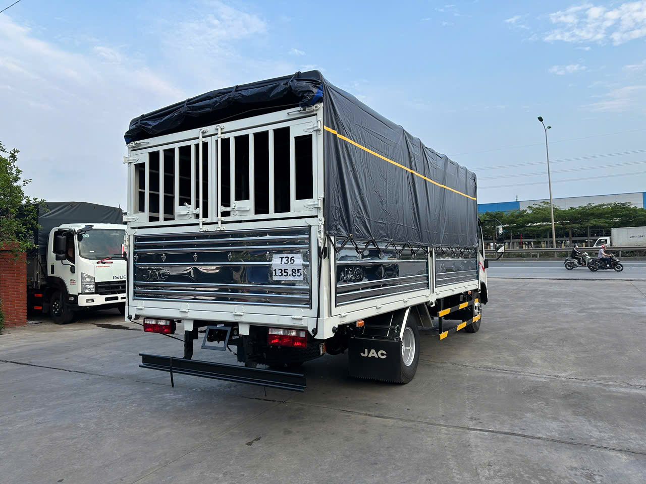 JAC N350 PLUS E5A - THÙNG BẠT