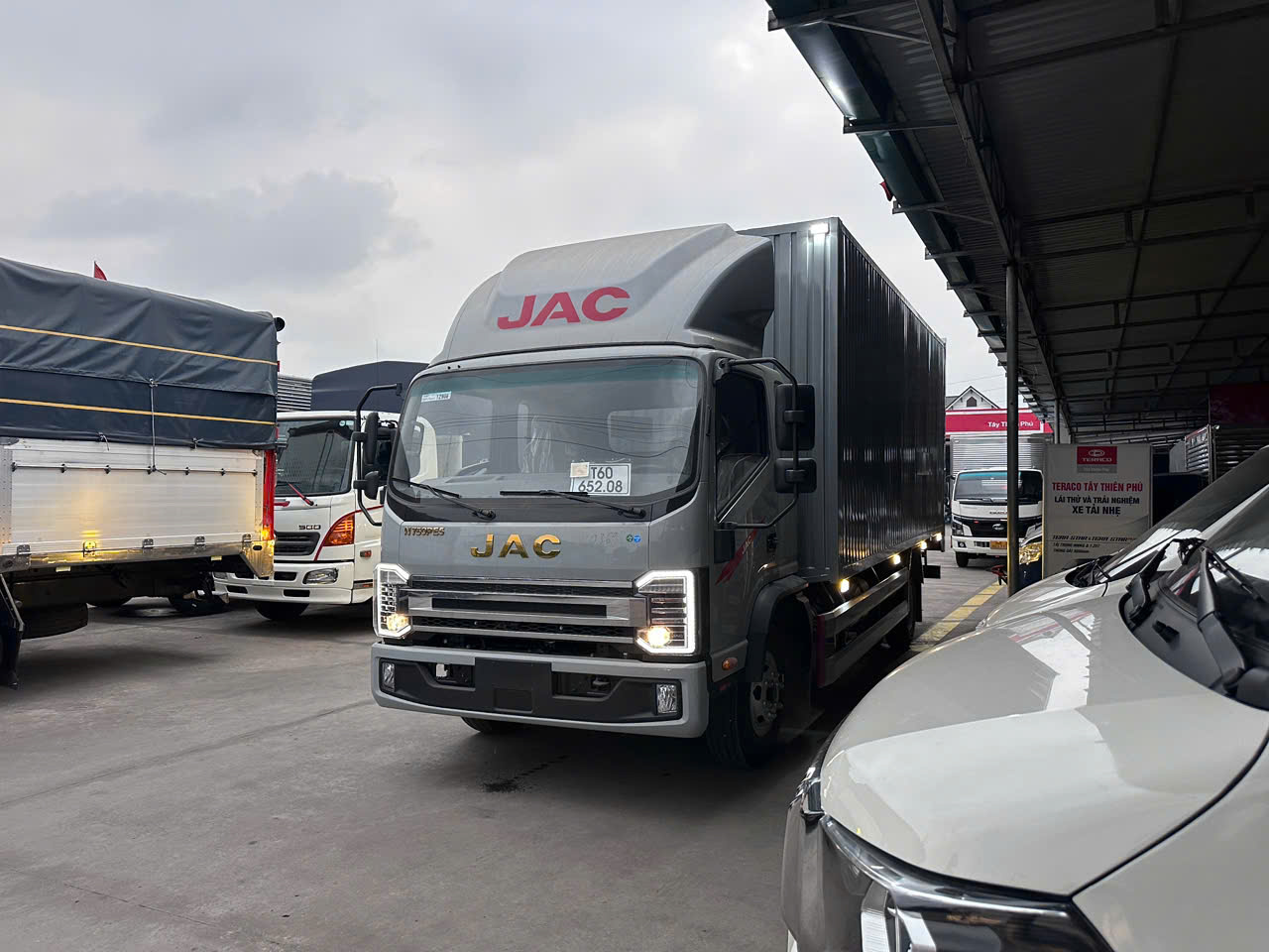 JAC N750 PLUS THÙNG KÍN CONTENER