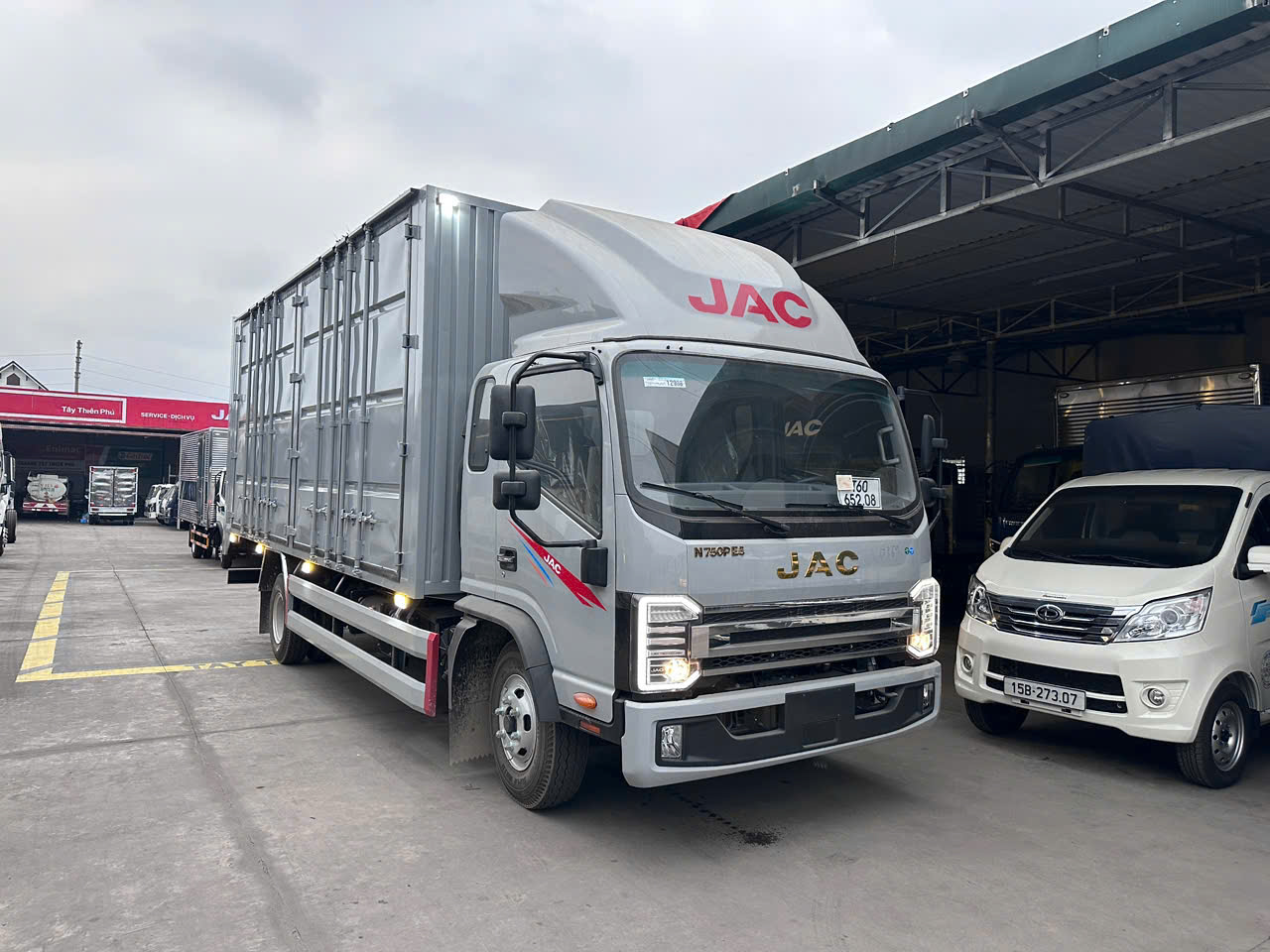 JAC N750 PLUS THÙNG KÍN CONTENER