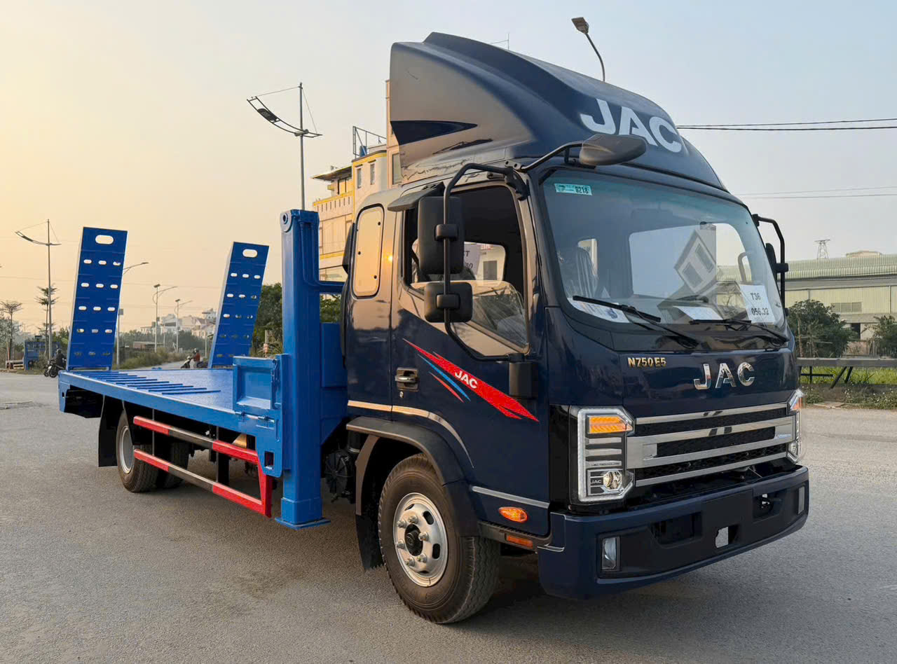 Jac N750 Plus Nâng Đầu Chở Máy