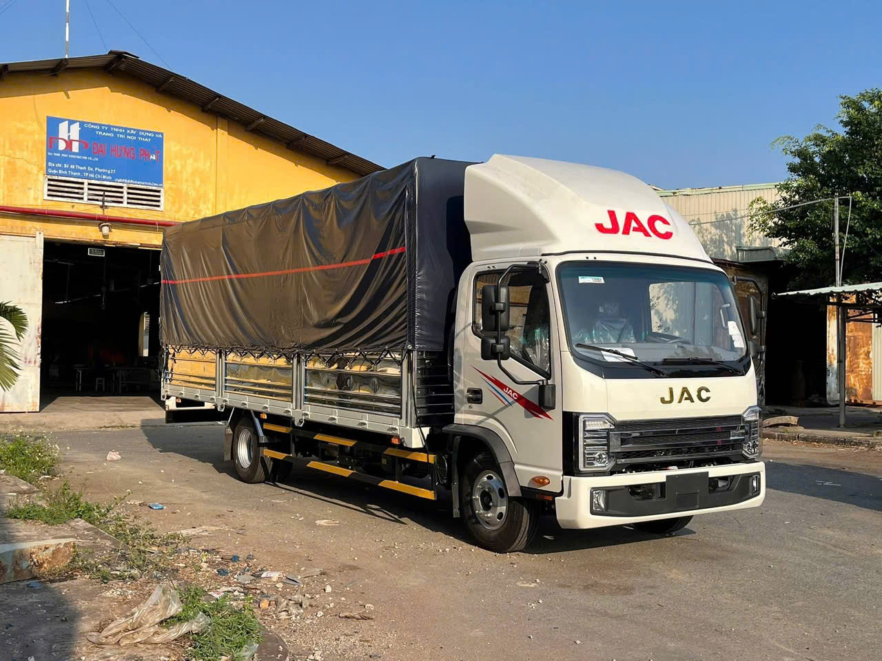 JAC N350SL - THÙNG MUI BẠT