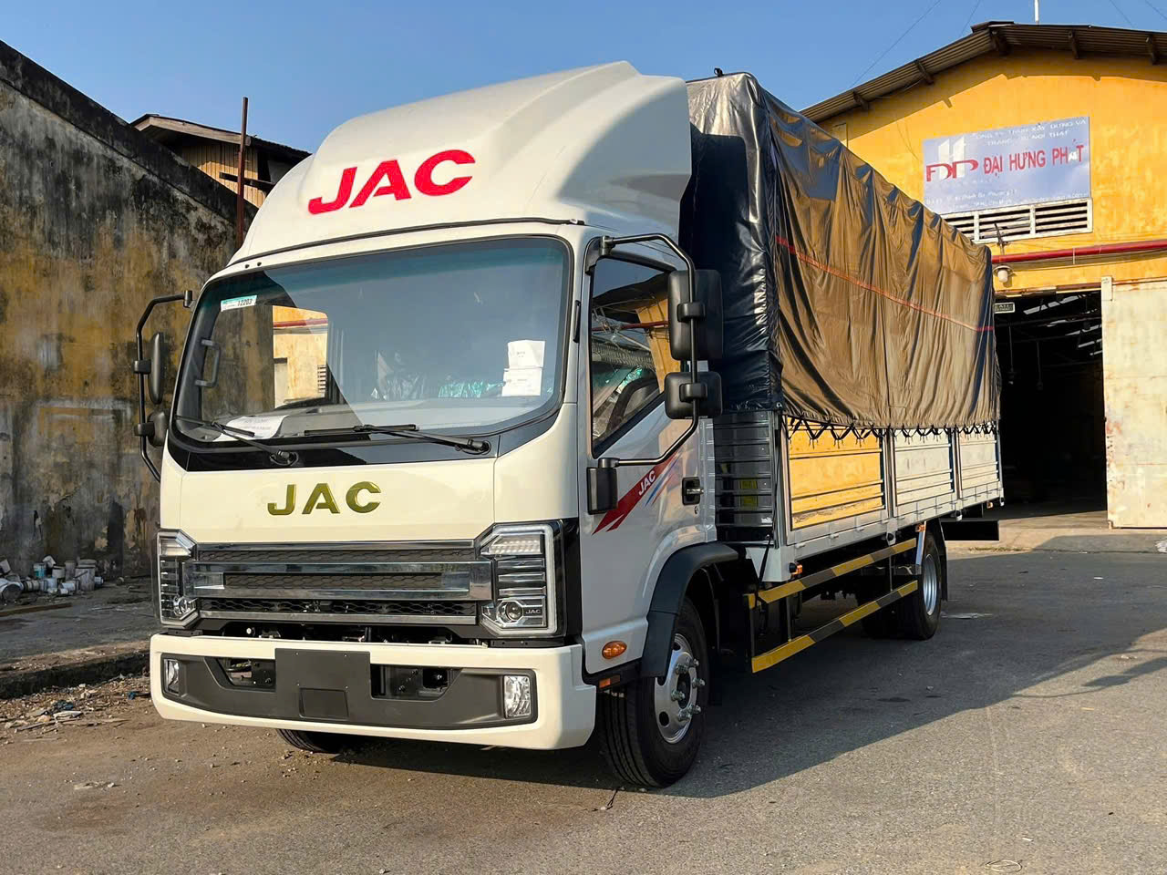 JAC N350SL - THÙNG MUI BẠT