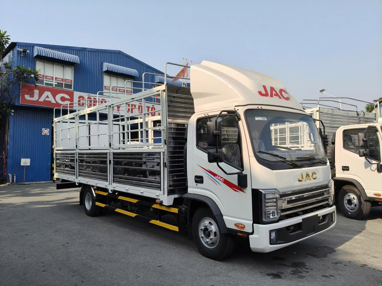 JAC N350SL - THÙNG MUI BẠT