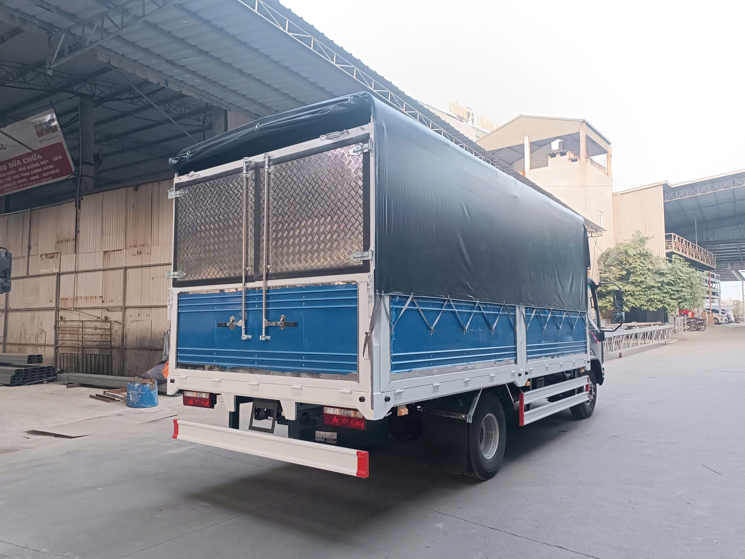 JAC N650 THÙNG BẠT YÊN MỸ