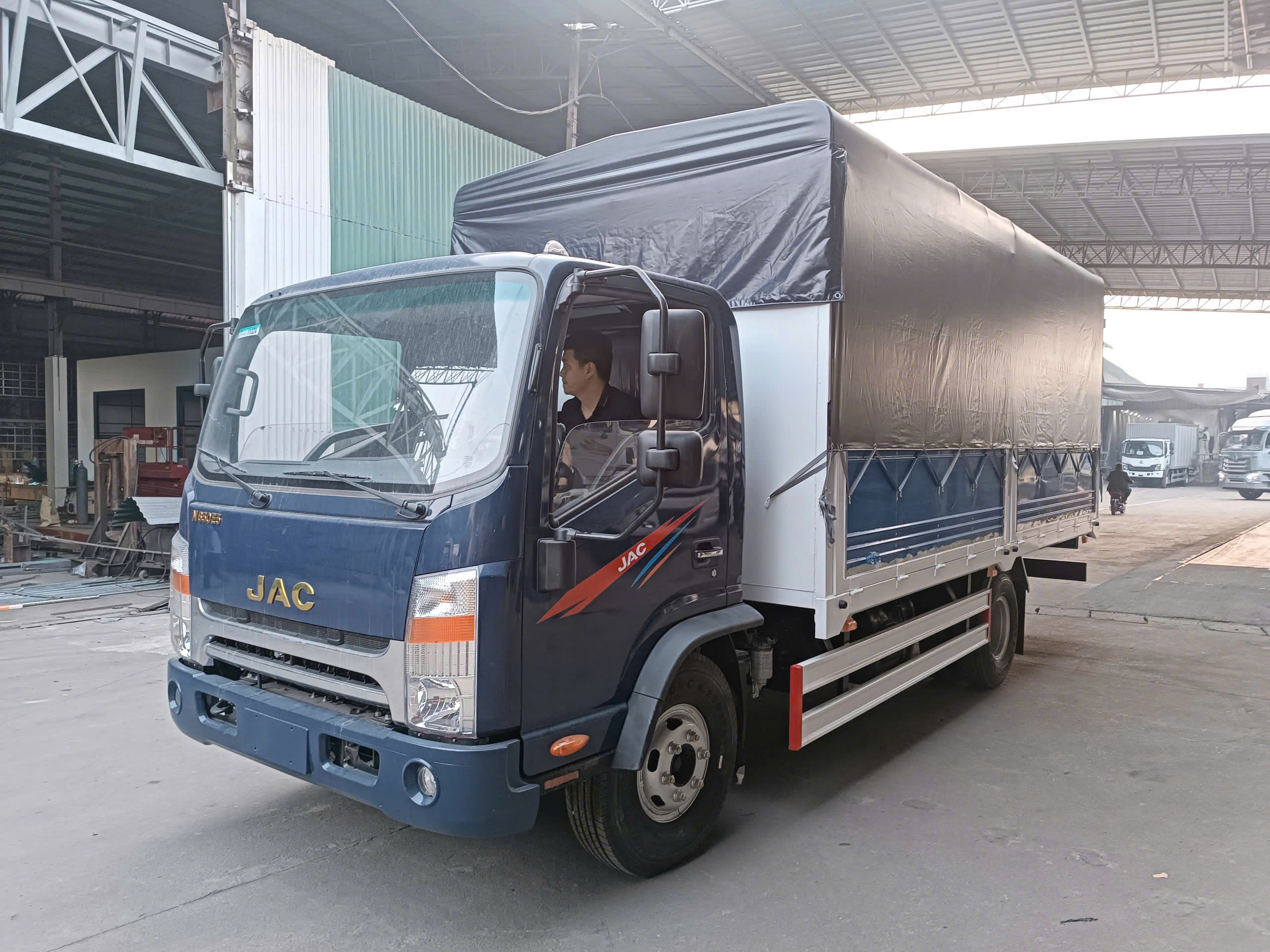JAC N650 THÙNG BẠT YÊN MỸ