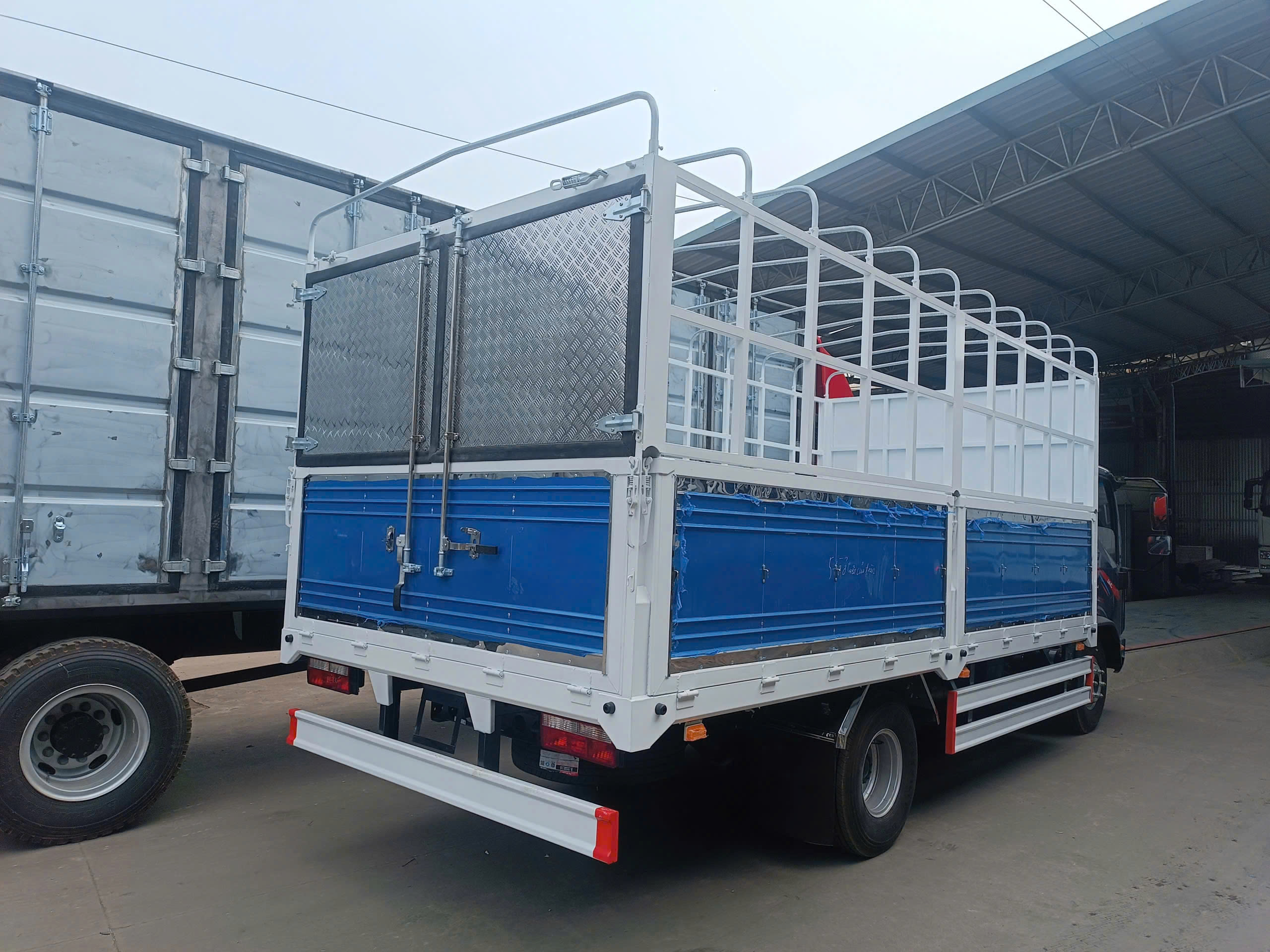 JAC N650 THÙNG BẠT YÊN MỸ