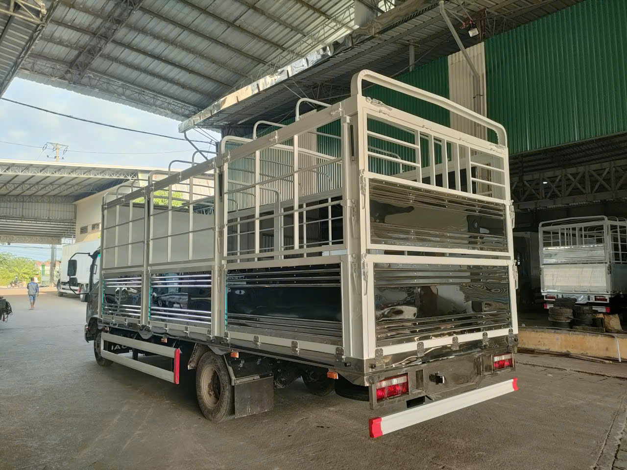 JAC N350SL THÙNG MUI BẠT YÊN MỸ