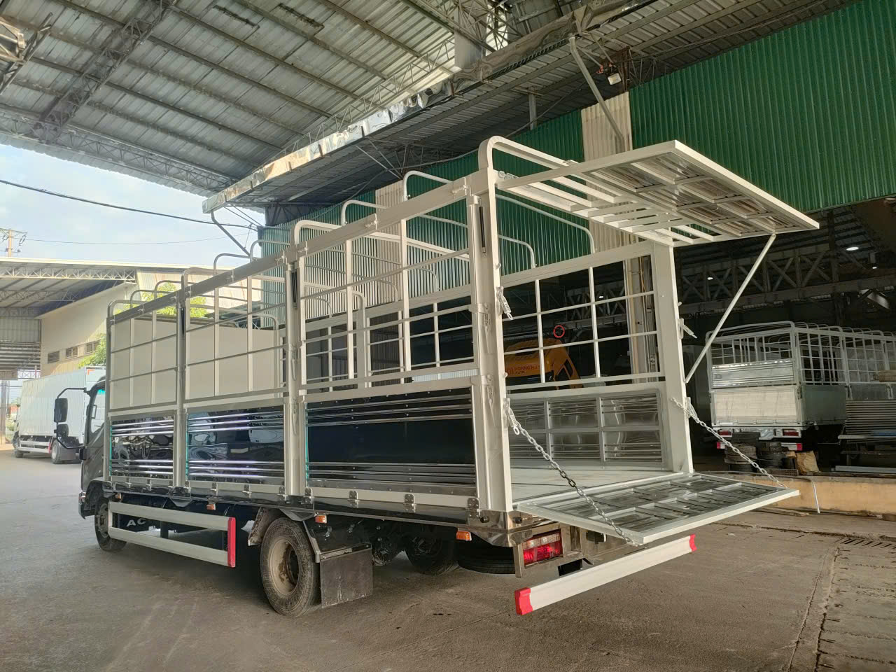 JAC N350SL THÙNG MUI BẠT YÊN MỸ