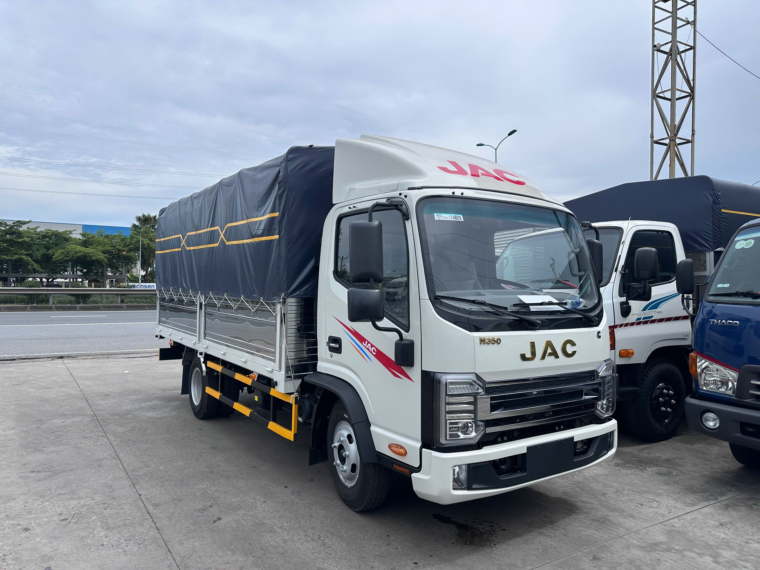 Jac N350S Pro Thùng bạt Jac