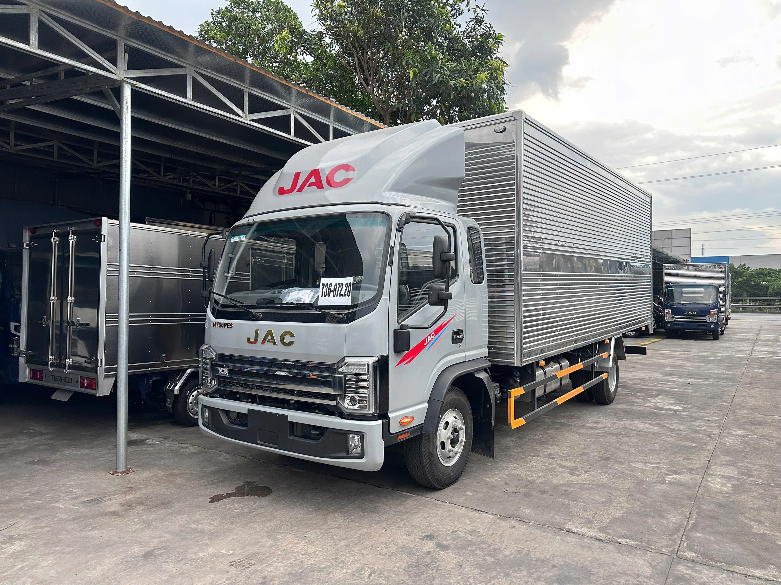 JAC N750 PLUS E5A - THÙNG KÍN SÓNG INOX