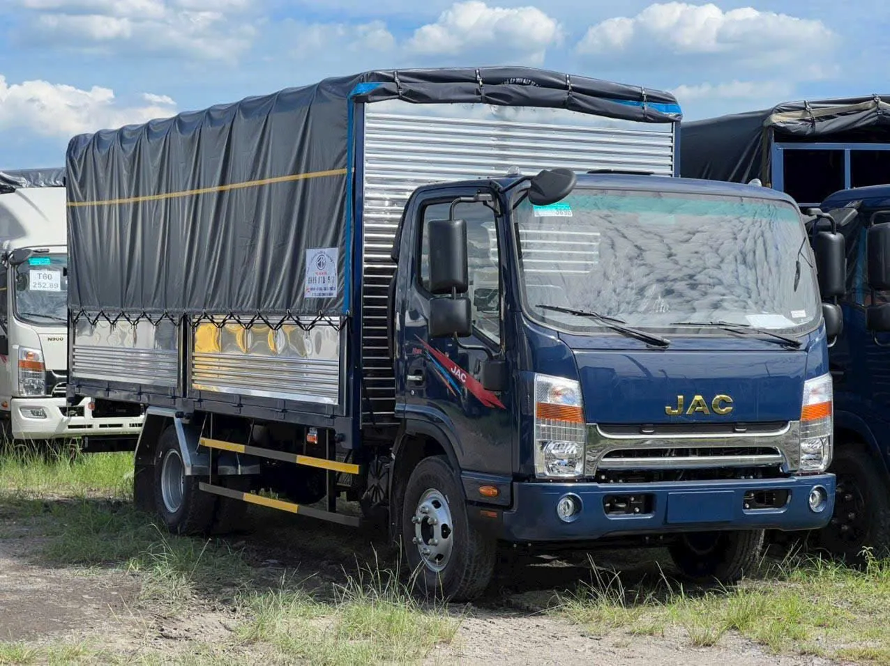 Xe Tải JAC Thùng Dài 5m2 – Đa Dạng Tải Trọng 3.5 Tấn, 5 Tấn, 6.5 Tấn, Phù Hợp Mọi Nhu Cầu Vận Chuyển
