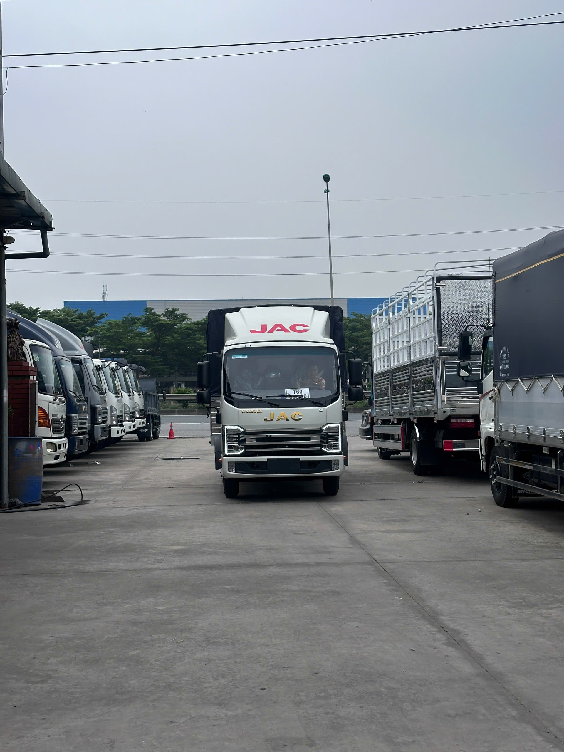 JAC N200S PRO E5 - THÙNG BẠT